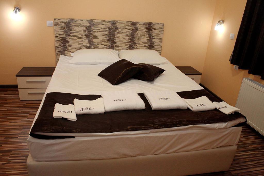 Incanto Family Hotel Sevlievo Habitación foto