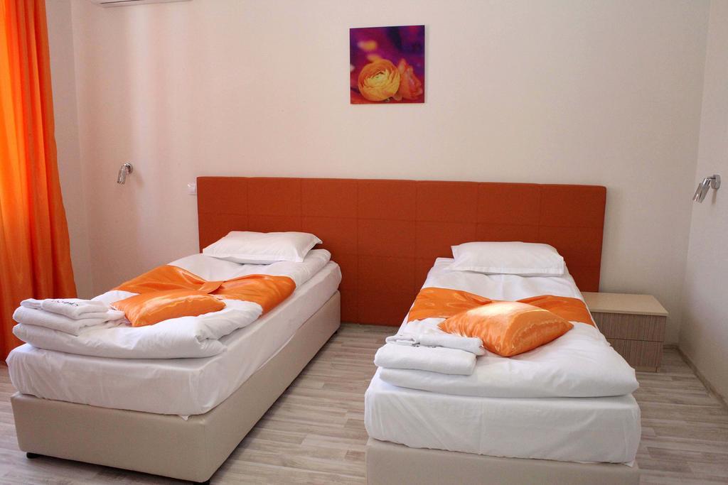 Incanto Family Hotel Sevlievo Exterior foto
