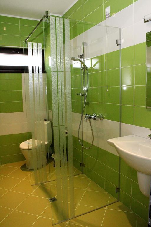 Incanto Family Hotel Sevlievo Habitación foto
