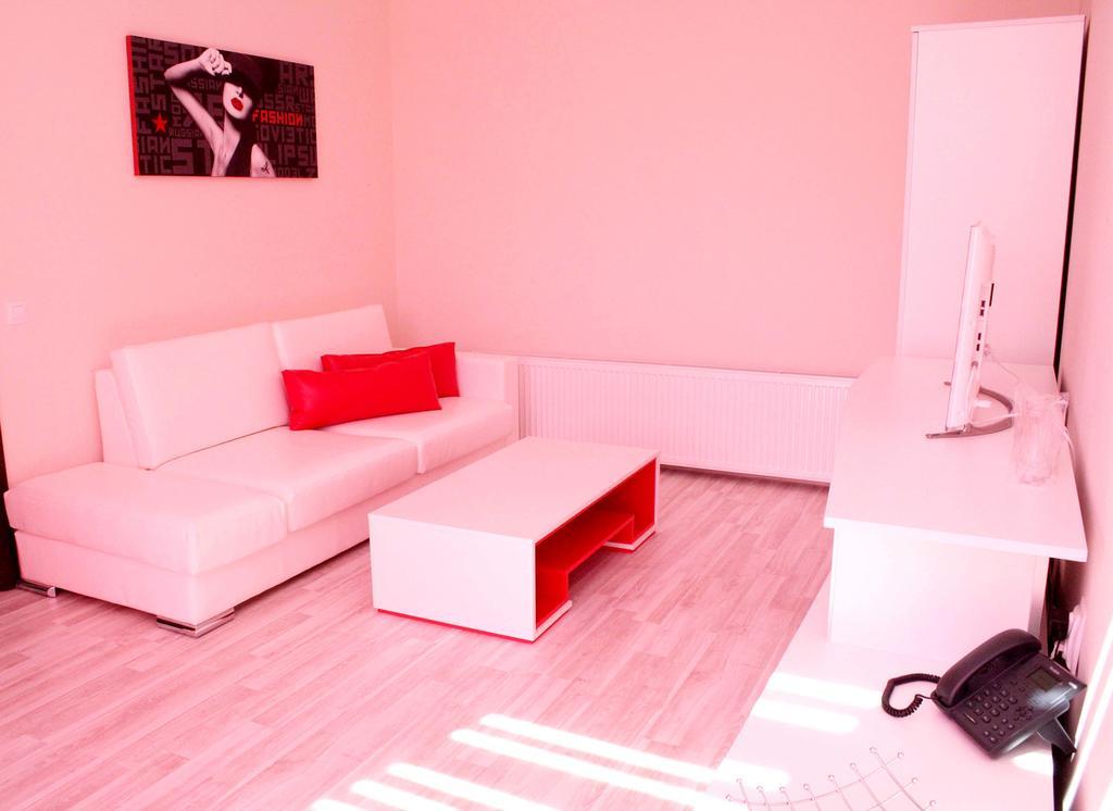 Incanto Family Hotel Sevlievo Habitación foto