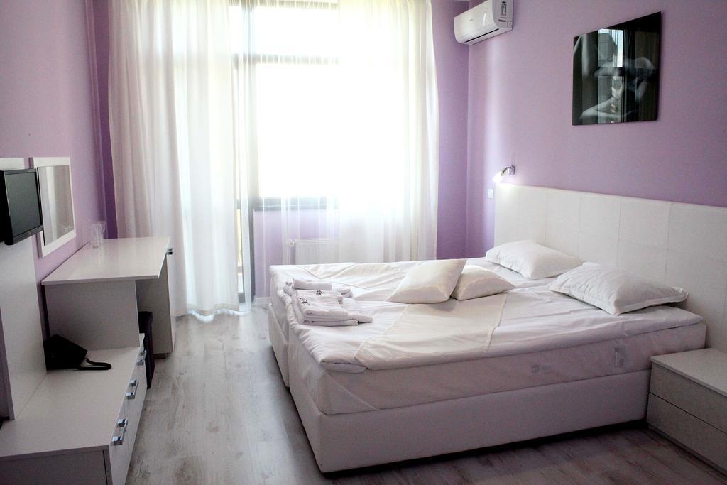 Incanto Family Hotel Sevlievo Habitación foto