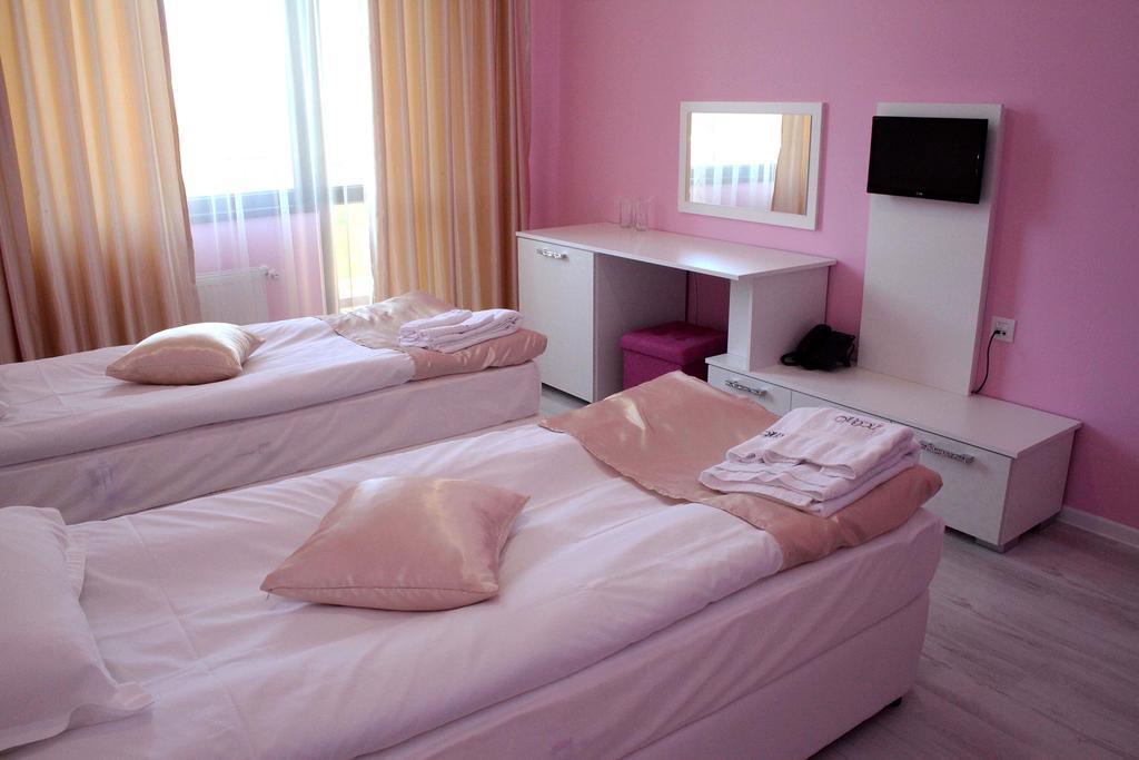 Incanto Family Hotel Sevlievo Exterior foto